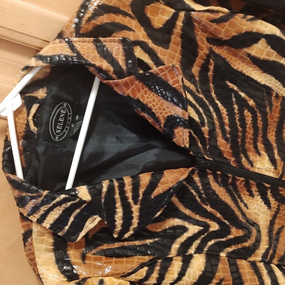 Leopard Jacket - Picture 6 of 10